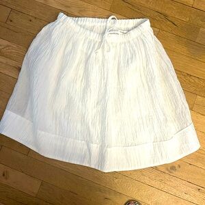 NWOT Club Monaco White Women’s Knee Length Pull on Skirt size 0, elastic waist